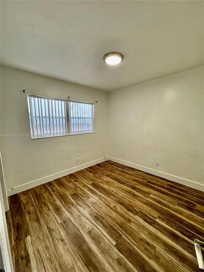 Building Photo - 609 NW 2nd Ave