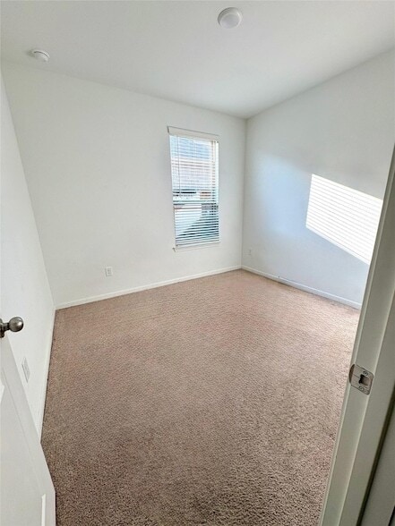 Building Photo - 1309 Grass Bnd Dr