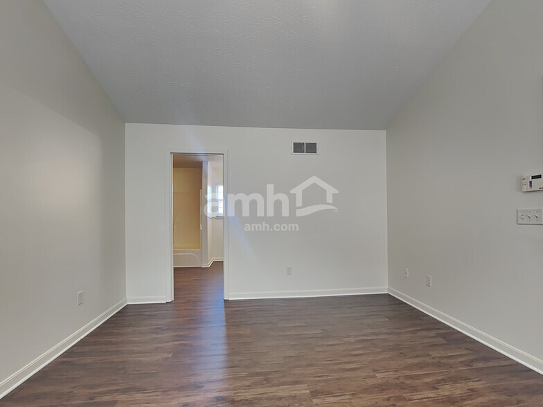 Building Photo - 2055 Whispering Wind Ln