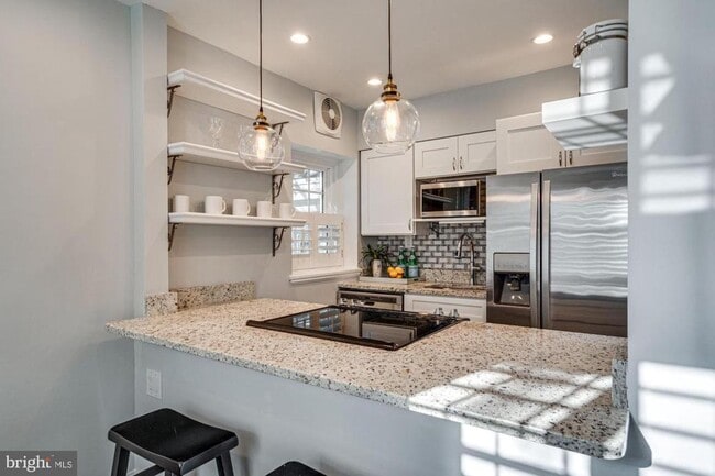 Building Photo - 4224 32nd St S