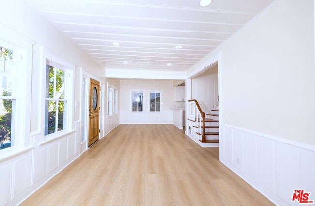 Building Photo - 1205 Oak Hill Ave