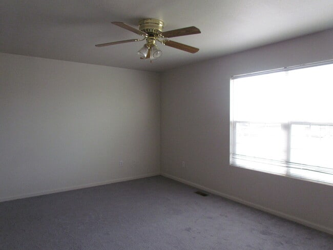 Building Photo - AVAILABLE SEPTEMBER 08,2025!!