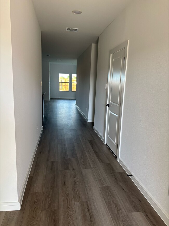 Building Photo - 1249 Eagle Mountain Dr