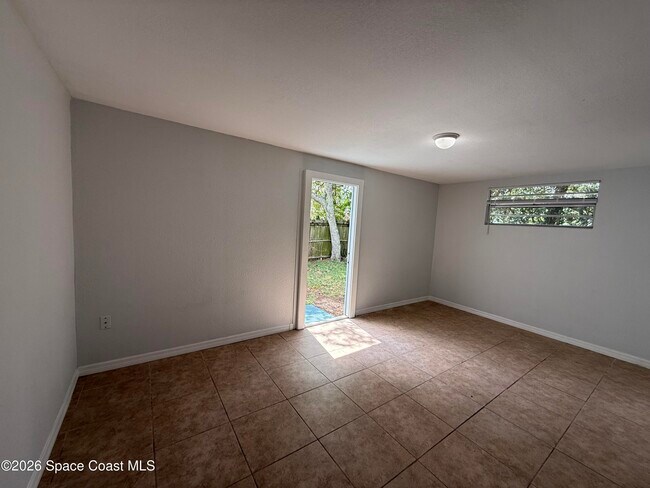 Building Photo - 420 N Fiske Blvd