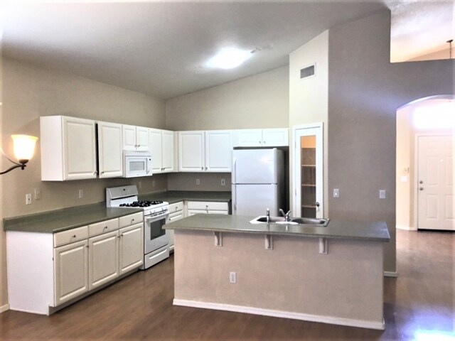 Building Photo - 7004 S 34th Ln