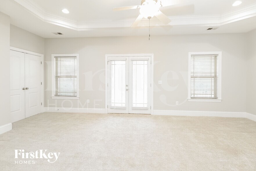 Building Photo - 3310 Lucy Dr