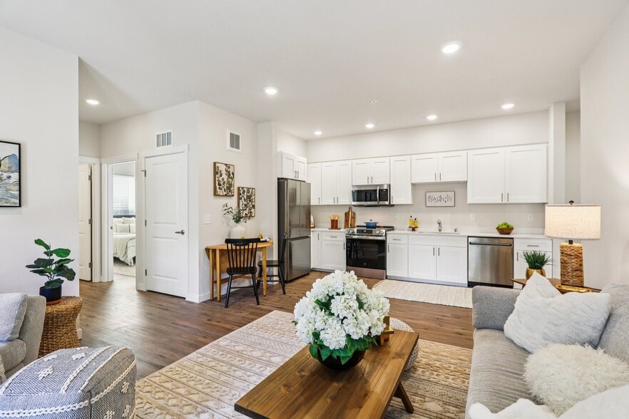 Primary Photo - East Town Crossing