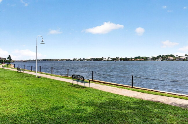 Building Photo - 157 Yacht Club Way