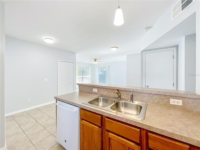 Building Photo - 3101 E Washington St