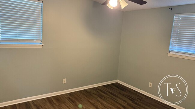 Building Photo - RATE DROP ALERT (was $2300/month)!