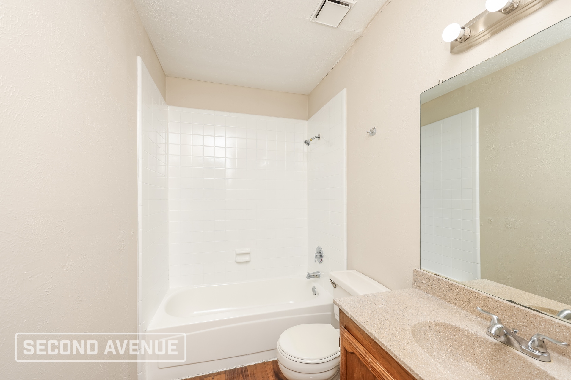 Building Photo - 9124 Pinehaven Dr