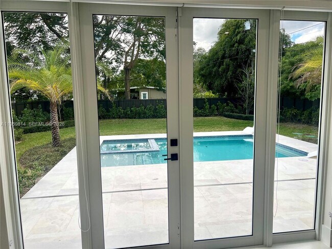 Building Photo - 7850 SW 67th Ave