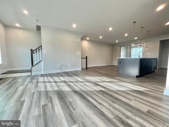 Building Photo - 3464 Sunset Ridge Dr