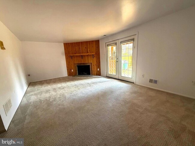 Building Photo - 1 Crotona Ct