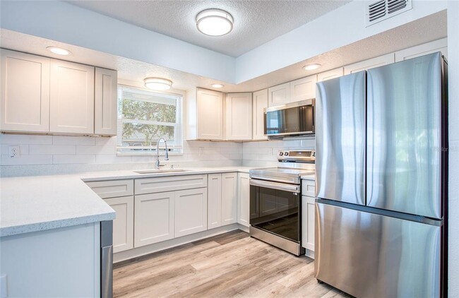 Building Photo - 717 E Gulf Blvd