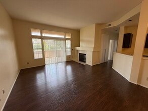 Building Photo - Lovely 2 Bedroom, 2 Bath First-Floor Condo...