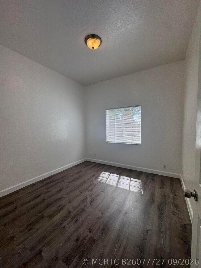 Building Photo - 1117 Colonial Palms Way