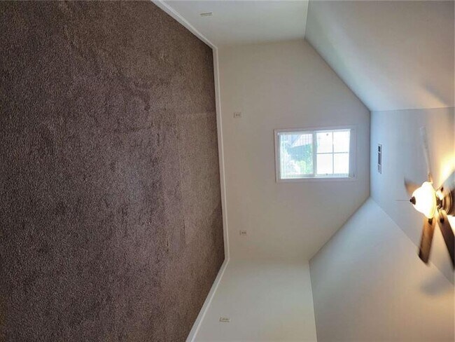 Building Photo - 175 Spinner Dr