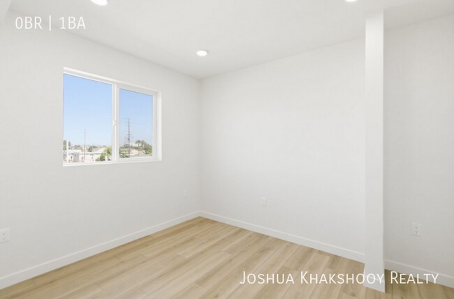 Building Photo - 7655 San Pedro St