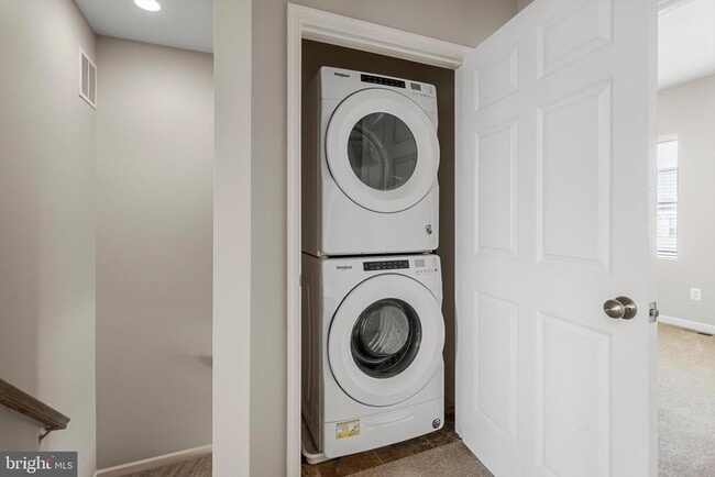 Building Photo - 303 Starry Way Dr