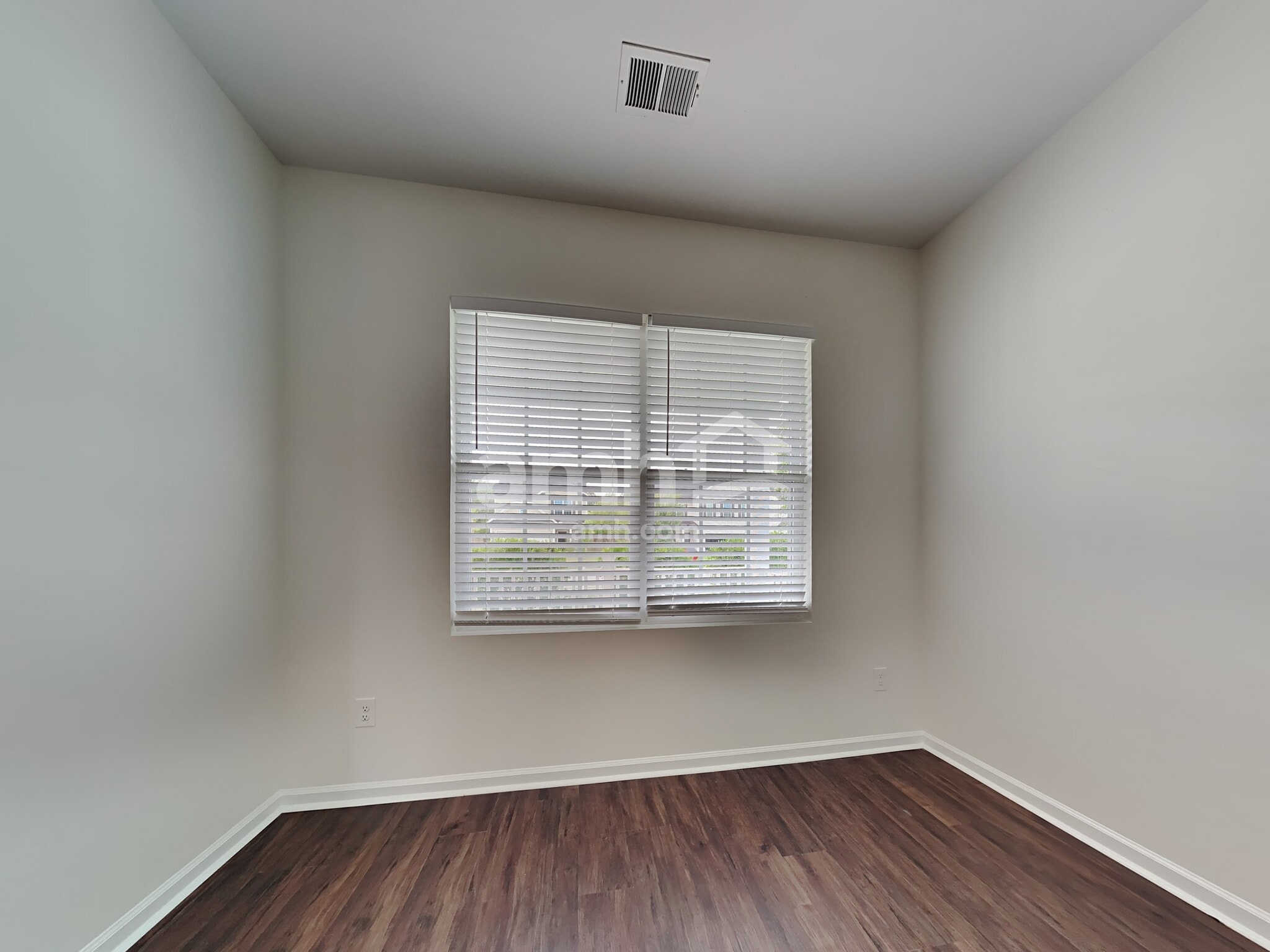 Building Photo - 136 Weeping Cypress Dr