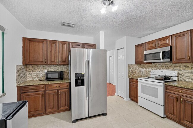 Building Photo - 8332 Bermuda Sound Way
