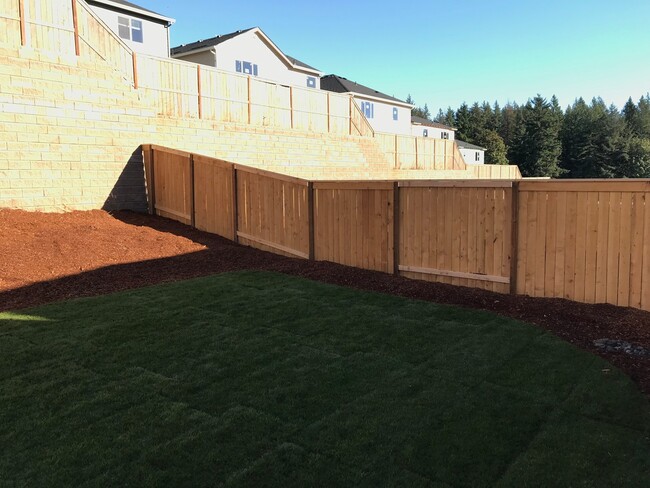 Building Photo - Spacious 4 Bd 2.5 Ba Home in  Camas School District! Upgrades! Close to Parks & Freeway Access!