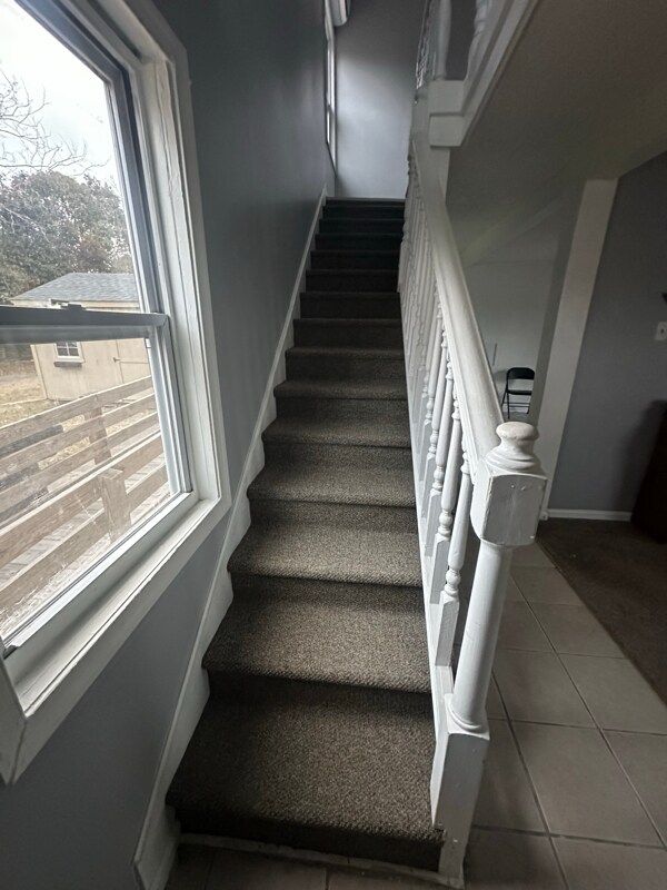 Building Photo - 504 Spellman St