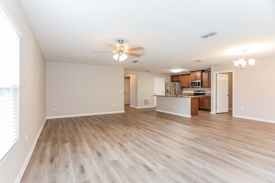 Building Photo - 12331 Glimmer Wy