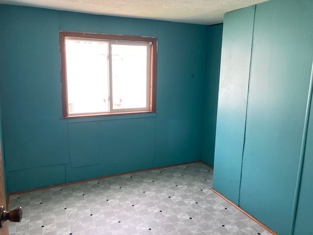 Building Photo - 2500 W 24th St