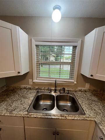 Building Photo - 4942 Garland Ave