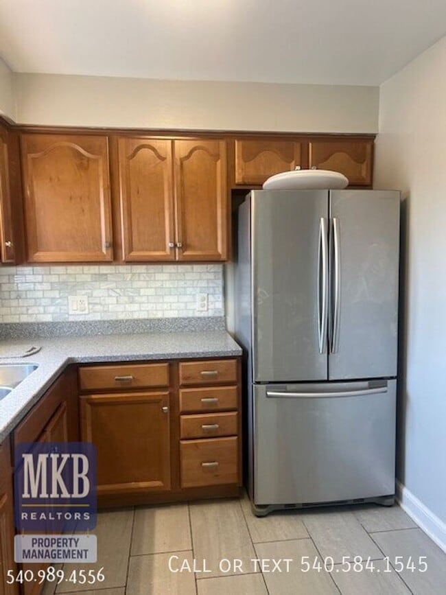 Building Photo - 1520 Longview Ave