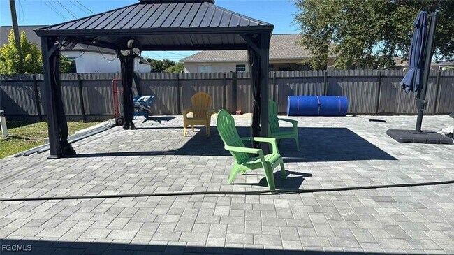 Building Photo - 1304 NE 9th Pl