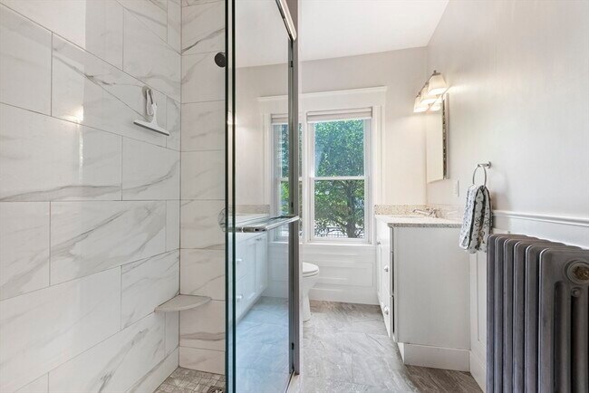 Building Photo - 17 Gilbert St