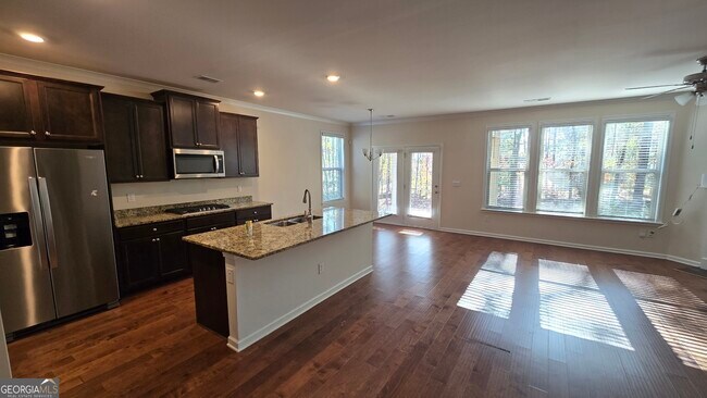 Building Photo - 13106 Vista Dr SE