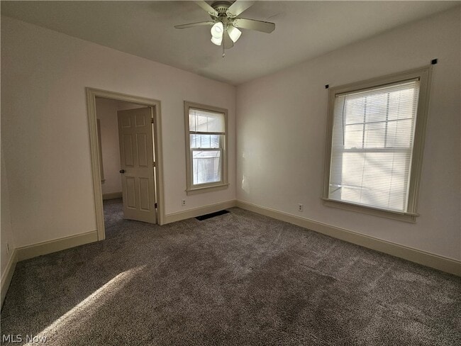 Building Photo - 3430 Beechwood Ave