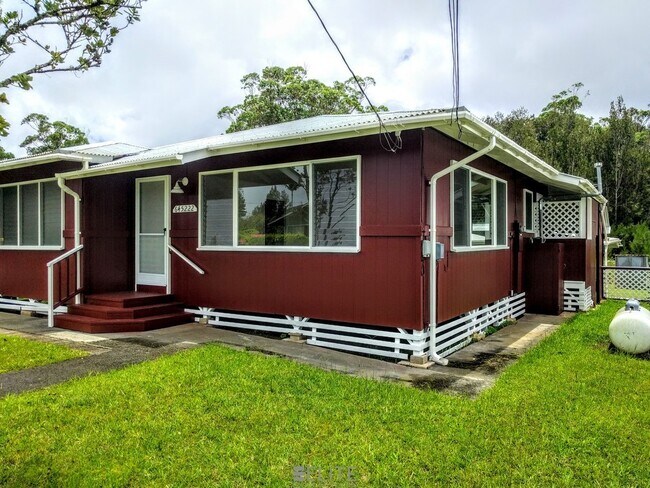 Primary Photo - Furnished & Well-Maintained Plantation Hom...