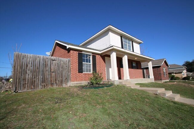 Building Photo - Upgraded 3BR Home | Granite Kitchen, High Ceilings & Gated Backyard | Minutes to Downtown Fort Worth