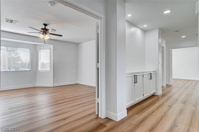 Building Photo - 2817 Via Florentine St