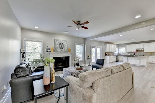 Building Photo - 4805 Shelbourne Dr