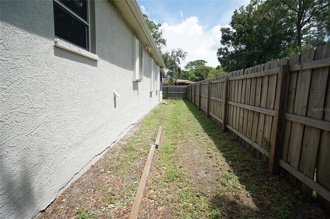 Building Photo - 2102 Bradford St