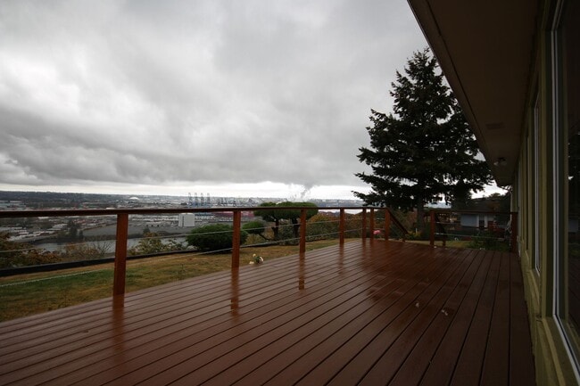 Building Photo - Browns Point Home With Amazing Views!