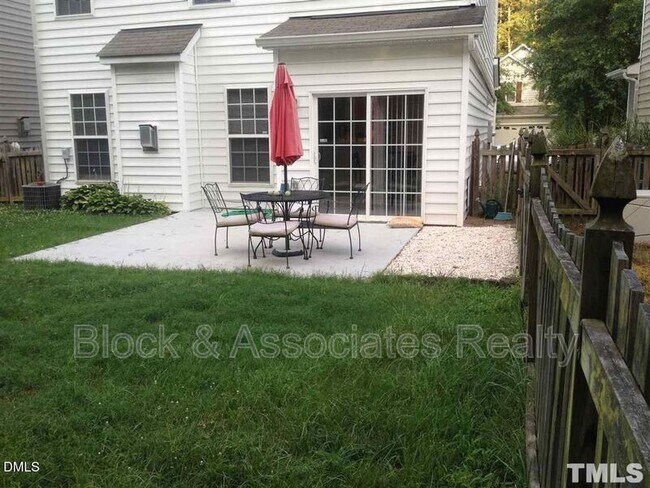 Building Photo - 1414 Crimson Creek Dr
