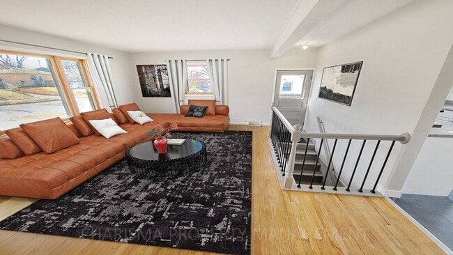 Building Photo - Newly Updated 2 Bedroom, 1.5 Bath House, Centrally Located