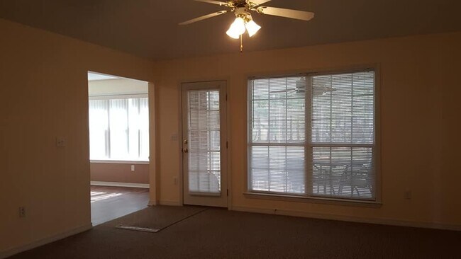 Building Photo - 3-Bed 2-Bath Brick Home located in the Heart of Foley