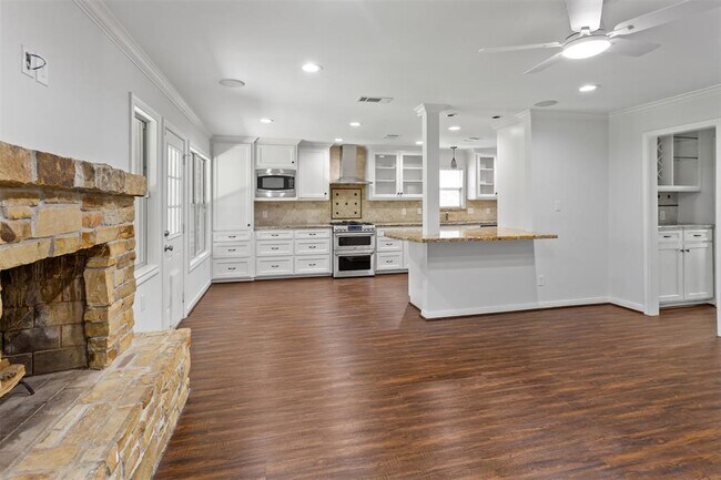 Building Photo - 4414 Belle Glade Dr