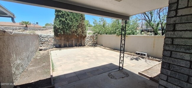 Building Photo - 6617 Dawn Dr