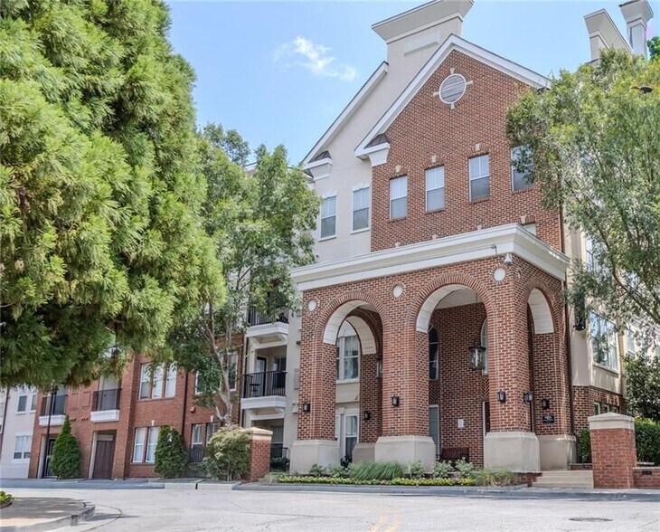 Building Photo - 1850 Cotillion Dr