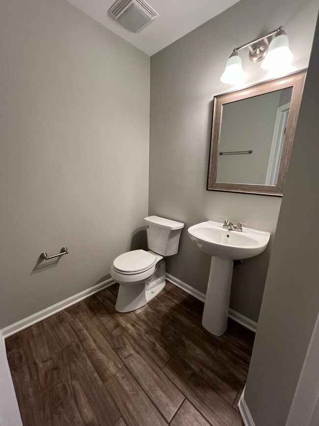 Building Photo - 3169 Bromley Ln