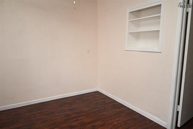 Building Photo - 1421 Harris Ln
